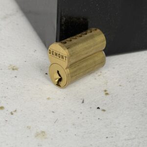 DEMONT: Small Format Interchangeable Core 6-Pin, KA